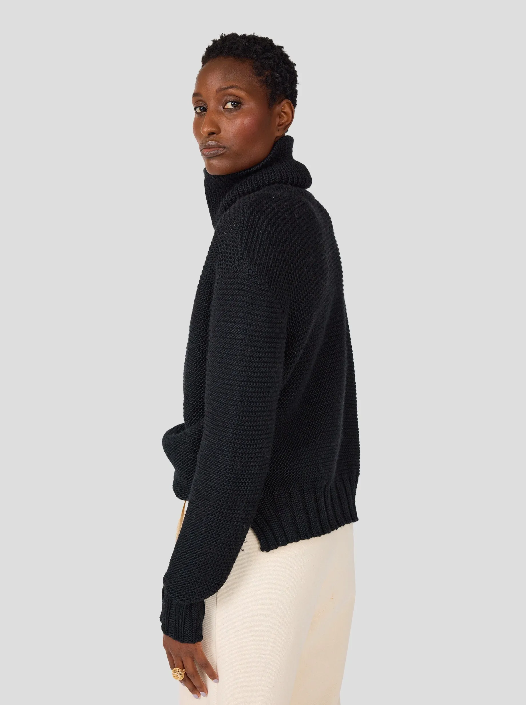 Bobbi sweater in black knit