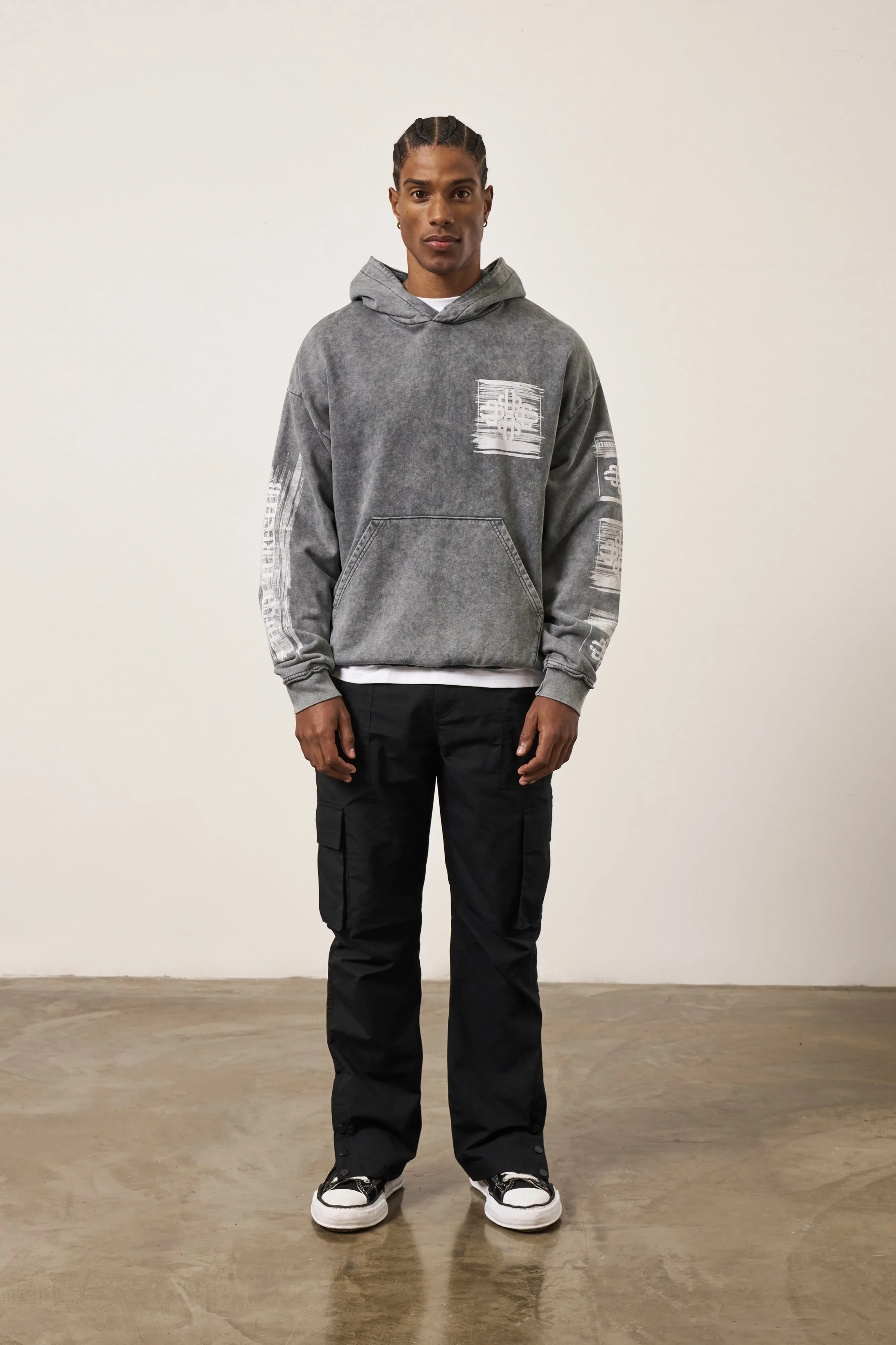 PAINT EFFECT EMBLEM HOODIE - GREY